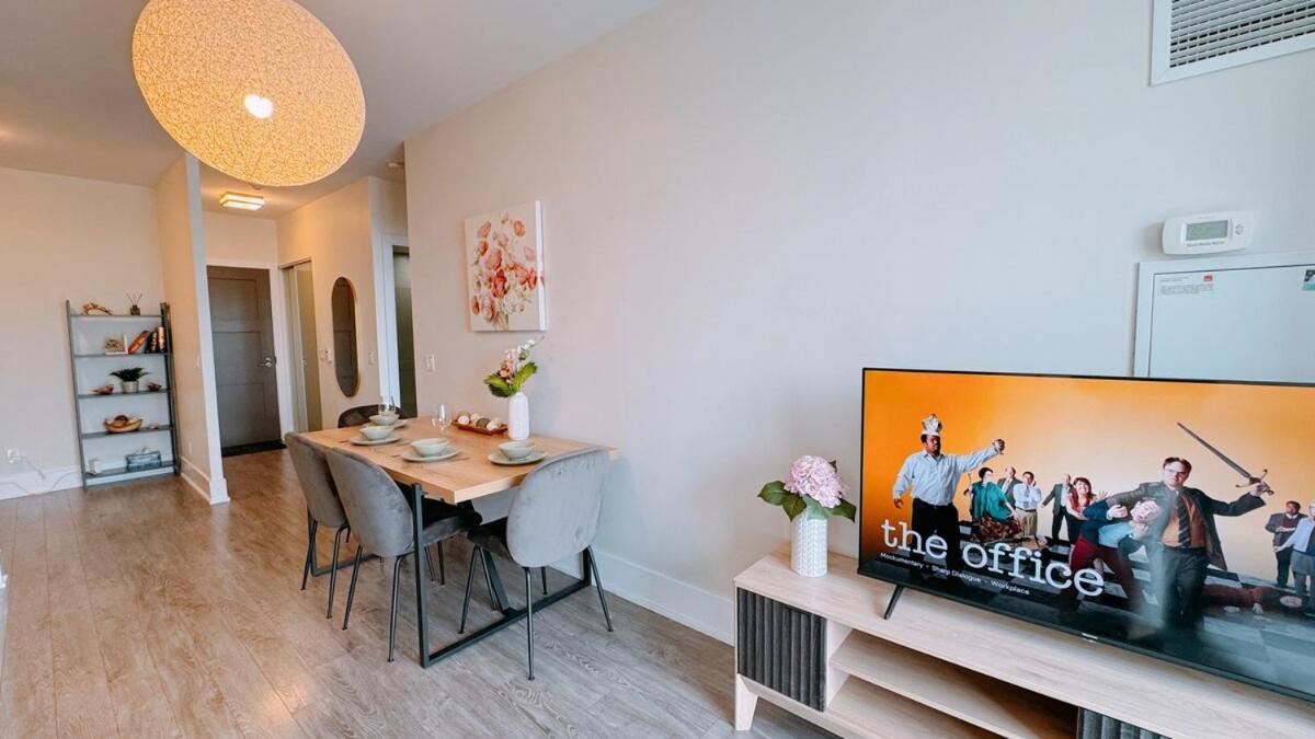 Apartment Luxury 1 Bedroom And Den Near Cn Tower *