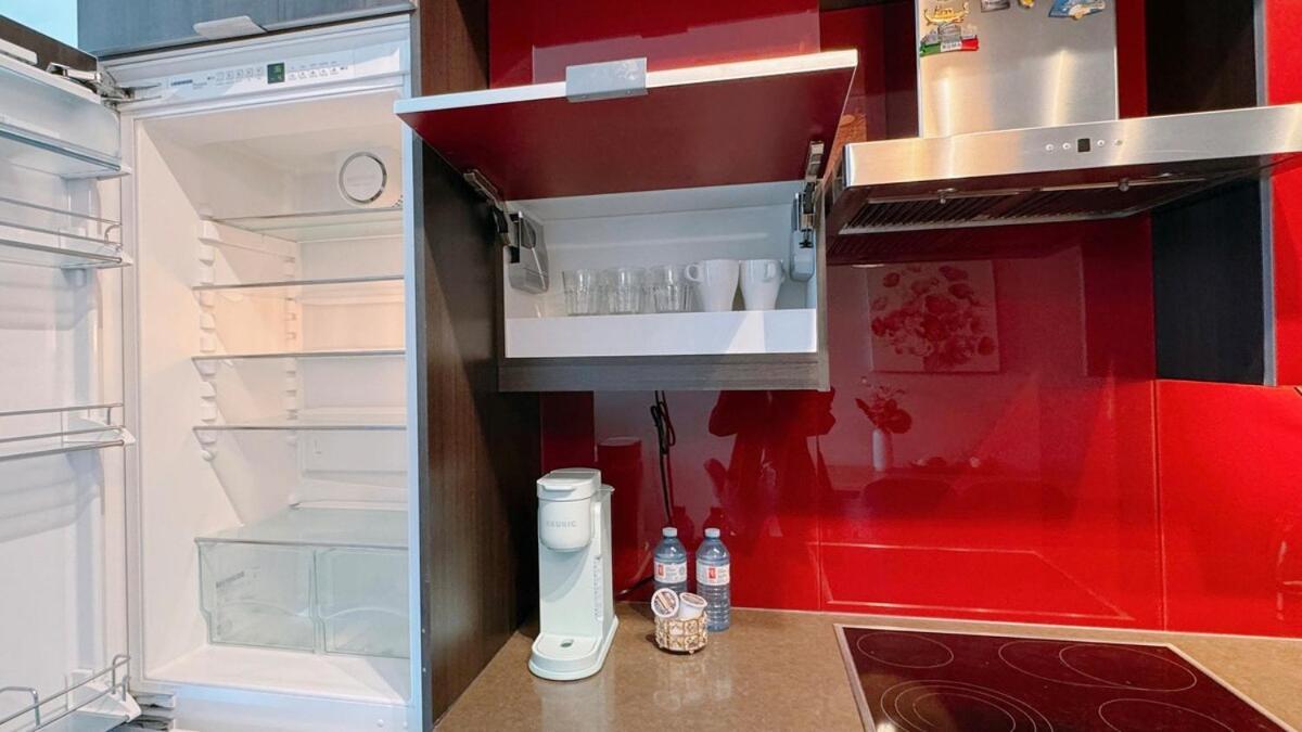 Luxury 1 Bedroom And Den Near Cn Tower Toronto