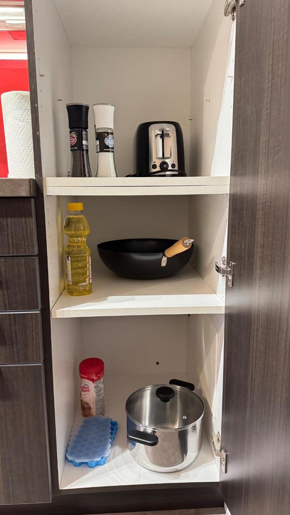 Luxury 1 Bedroom And Den Near Cn Tower
